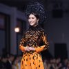 Tường Linh diện áo dài cưới, nổi bật với vị trí vedette trên sàn diễn