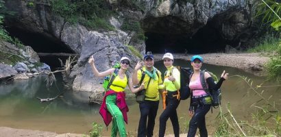 Trang Trần thích thú khi tự mình khám phá hang Sơn Đoòng