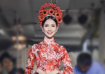 Hoa hậu Phan Thị Mơ lộng lẫy kiêu sa trong tà áo dài độc đáo của NTK Minh Châu