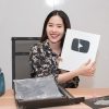 Nam Em tự lái xe tiền tỉ đi nhận nút bạc YouTube