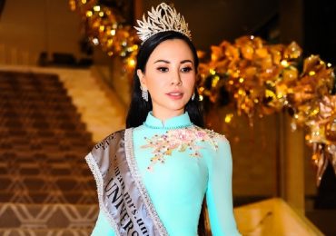 Hoa hậu Châu Ngọc Bích chọn trang phục truyền thống, dự sự kiện sau đăng quang