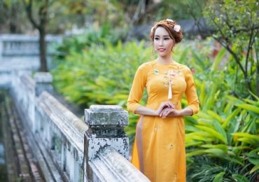Hoa hậu Stella Đào khoe vẻ đẹp đậm chất Á Đông trong trang phục áo dài