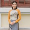 Hoa hậu Ban Mai diện áo dài ngàn hoa khoe sắc