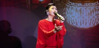 Nguyễn Hồng Nhung “rút ruột gan” để hát tặng khán giả trên sân khấu