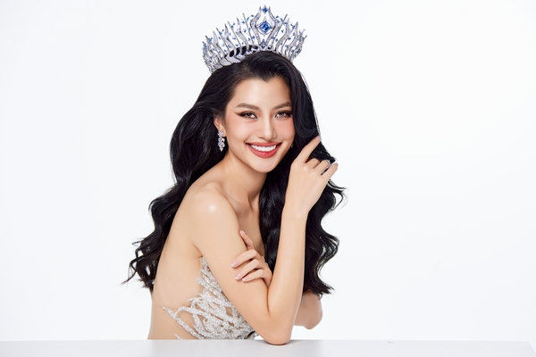 Sắc vóc nổi bật chuẩn ‘beauty queen’ của Á hậu Hoàng Nhung
