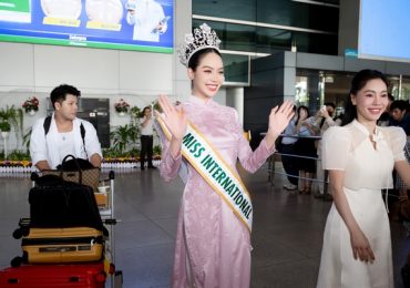 Hoa hậu Thanh Thuỷ về Việt Nam cùng vương miện Miss International