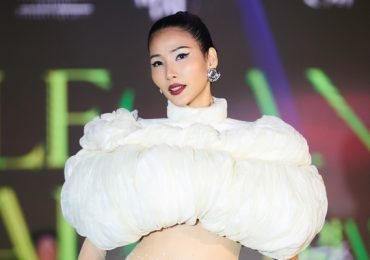 Hoàng Thuỳ, Quỳnh Anh catwalk thần thái tại dạ tiệc Elegant Lady