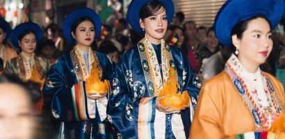 Hoa hậu Tiểu Vy, Lê Hoàng Phương dự lễ rước tôn tượng Đức Phật Đản Sinh